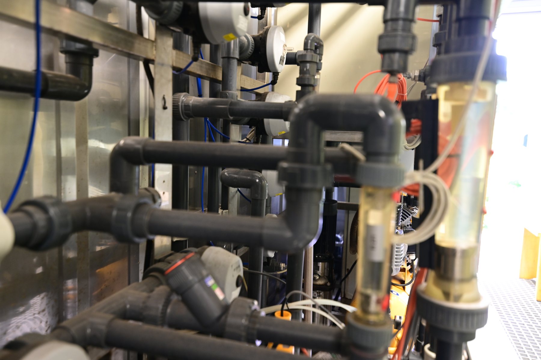 Valve and piping detail for process control